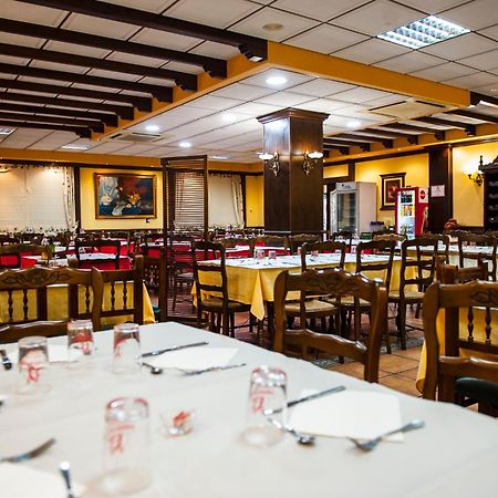 Hostal Las Palomas Lucena Bagian luar foto