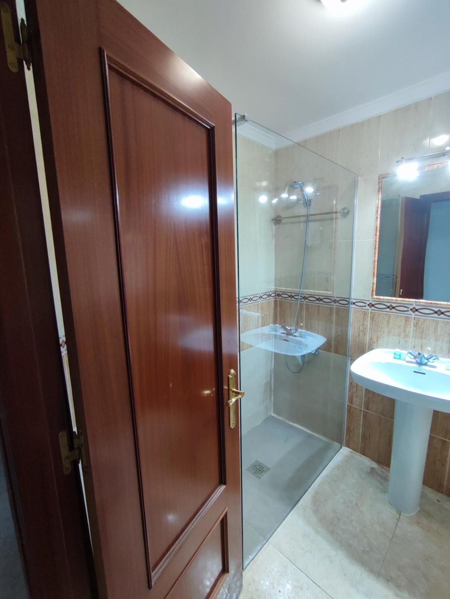 Hostal Las Palomas Lucena Bagian luar foto
