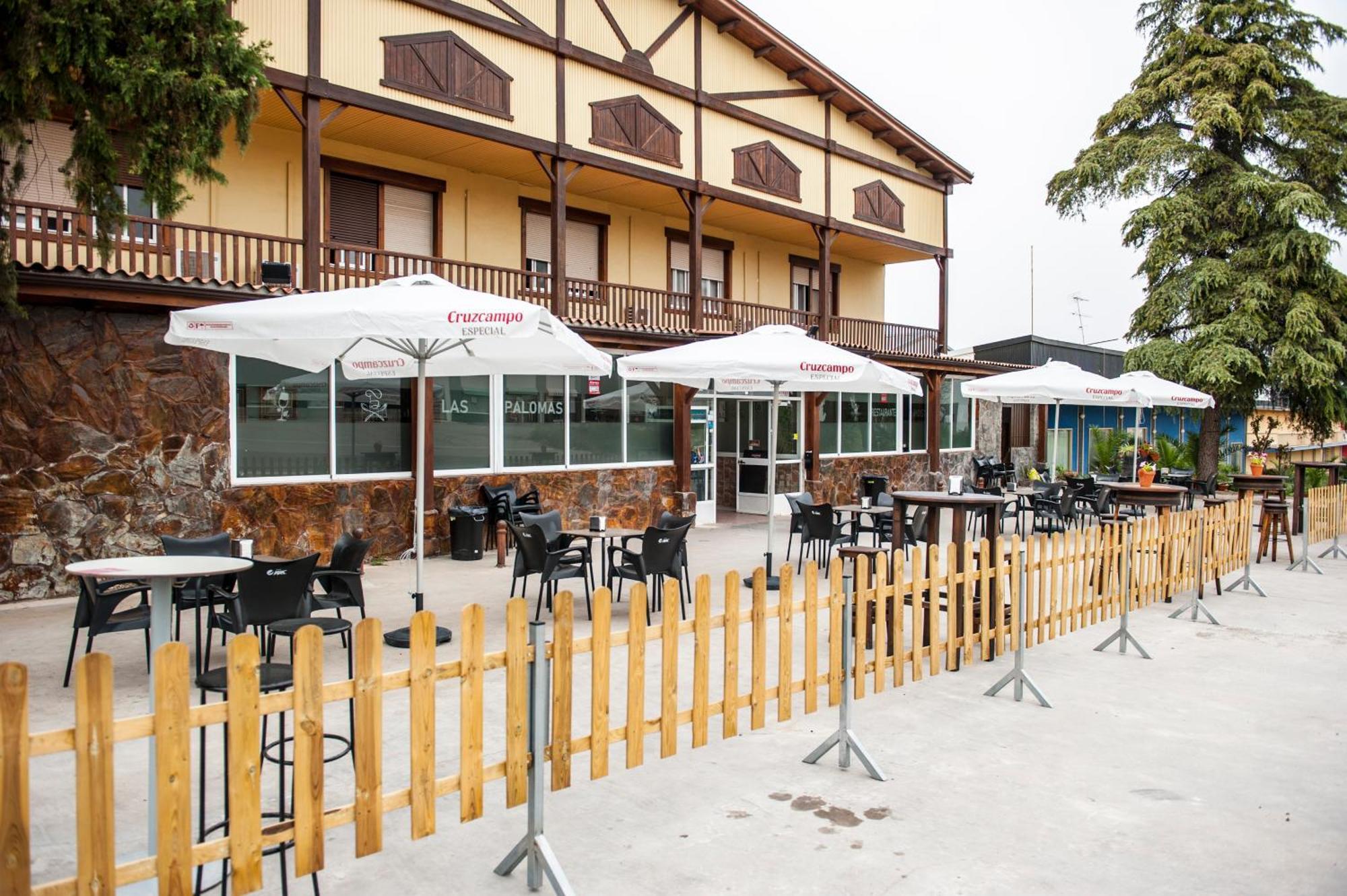 Hostal Las Palomas Lucena Bagian luar foto