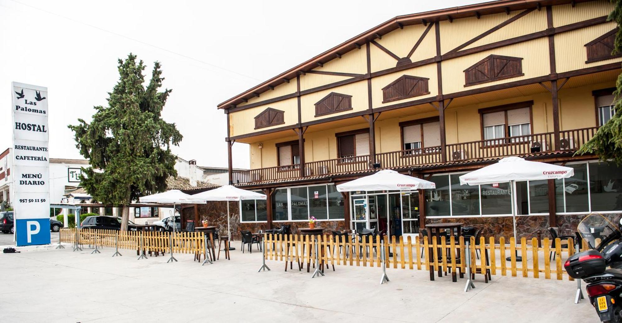 Hostal Las Palomas Lucena Bagian luar foto