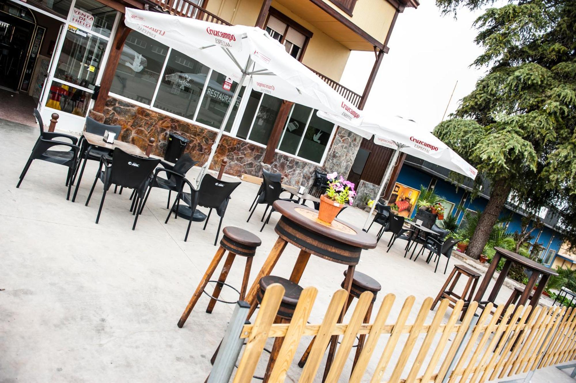 Hostal Las Palomas Lucena Bagian luar foto
